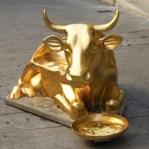 Golden calf, AdStock RF / Shutterstock.com