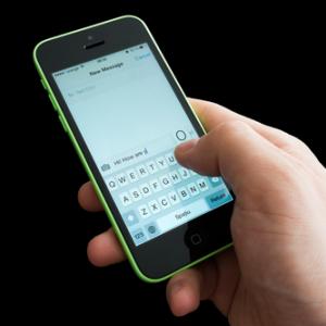 Text messaging, Dedi Grigoroiu / Shutterstock.com