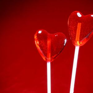 Heart-shaped lollipops, © Julian Rovagnati, Shutterstock.com