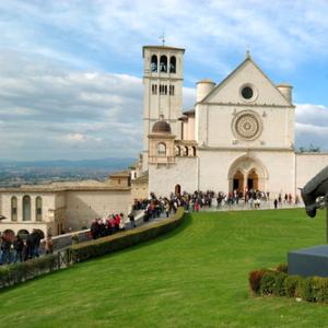Basilica in Assisi, edella / Shutterstock.com