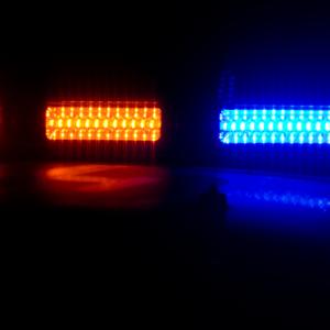 Police squad car lights, Gila Photography / Shutterstock.com