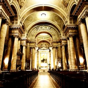 Catholic Cathedral Interior, Rechitan Sorin, Shutterstock.com