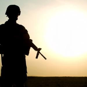 Silhouette of U.S. soldier, © Oleg Zabielin / Shutterstock.com