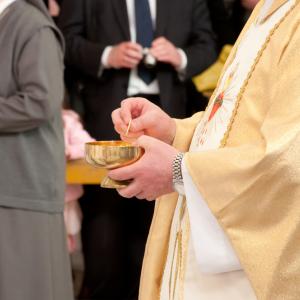 Communion photo, tarczas, Shutterstock.com.