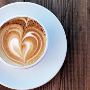 Latte photo, Dubova, Shutterstock.com
