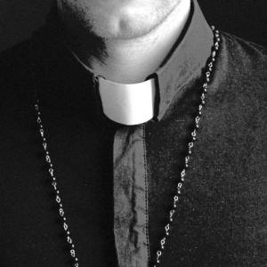 Pastor collar, Andrejs Zavadskis / Shutterstock.com