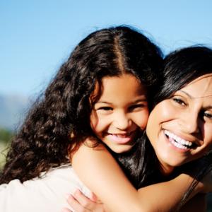 Mother and daughter, Warren Goldswain / Shutterstock.com