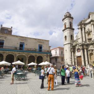 Cathedral of San Cristobal, Pedro Salaverría, Shutterstock.com