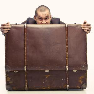 Excess baggage illustration, bezikus / Shutterstock.com