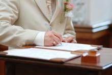 Photo: Marriage license, © MNStudio / Shutterstock.com Photo: Marriage license, © MNStudio / Shutterstock.com