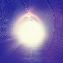 Tunnel, Annette Shaff / Shutterstock.com